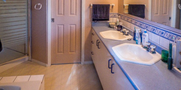 cordova bay bathroom before 3